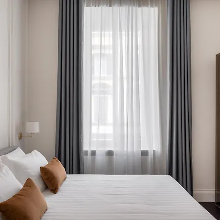 Golden House Vatican - Rienzo