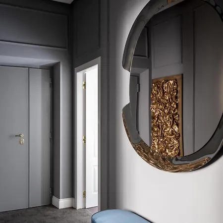 Golden House Vatican - Rienzo Konukevi