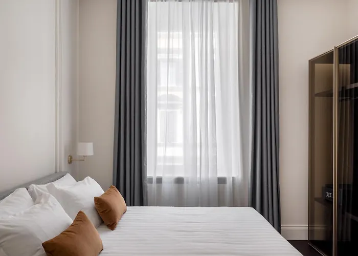 Golden House Vatican - Rienzo